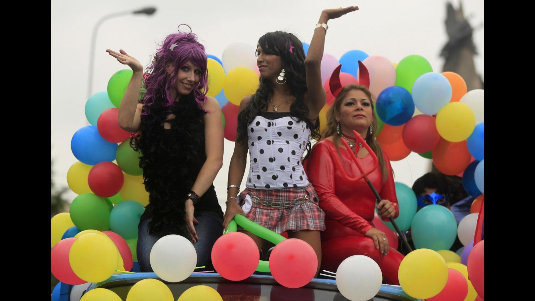 Gay Pride a Città del Messico e Lima: colori e abiti tipici