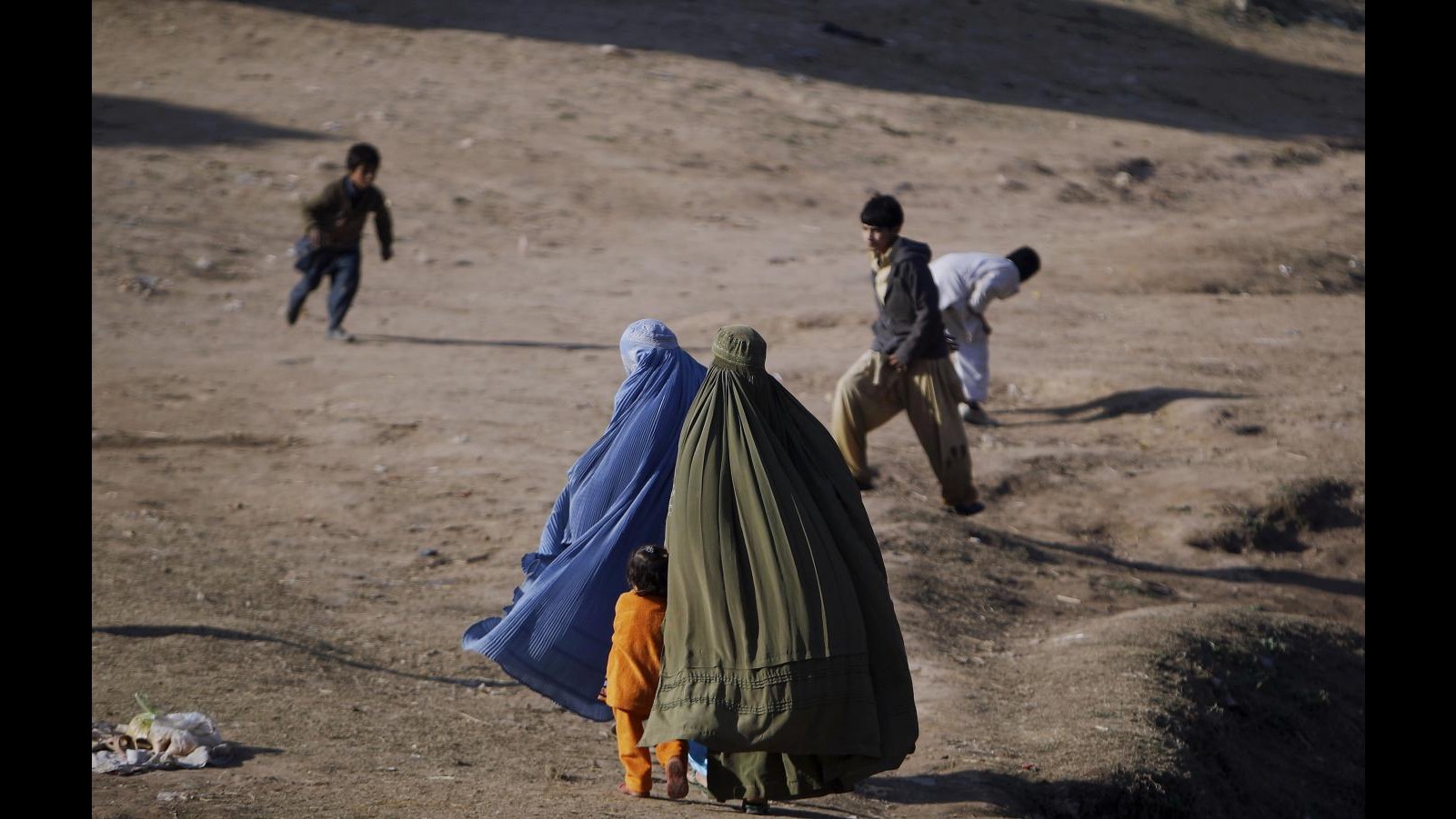 Pakistan, coppia si sposa senza permesso di famiglia: uccisa