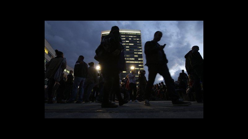 Bosnia, manifestanti assediano Parlamento: deputati liberati dopo ore