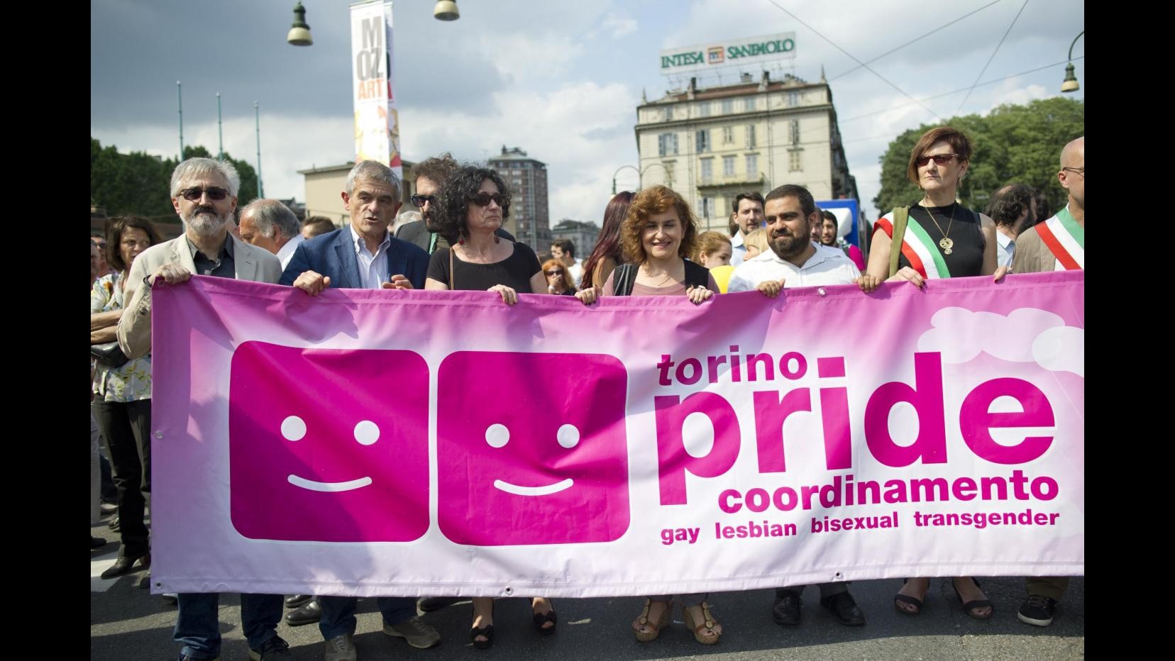 Gay Pride, Chiamparino in testa al corteo torinese