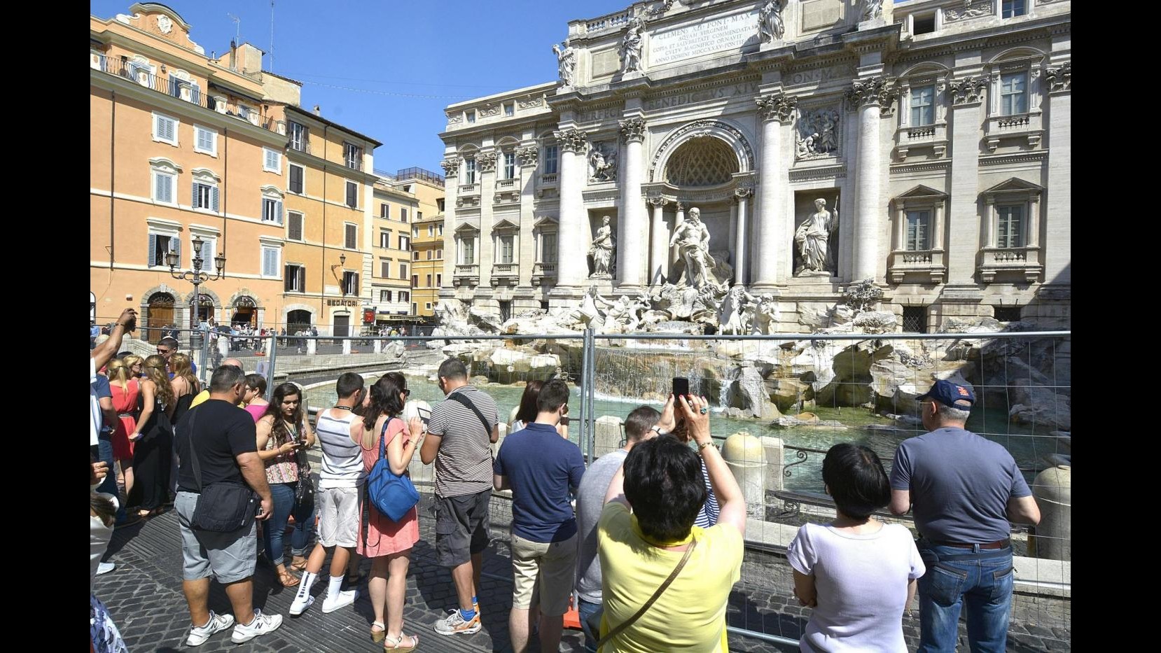 Roma, al via lunedì alle 18 restauro Fontana Trevi
