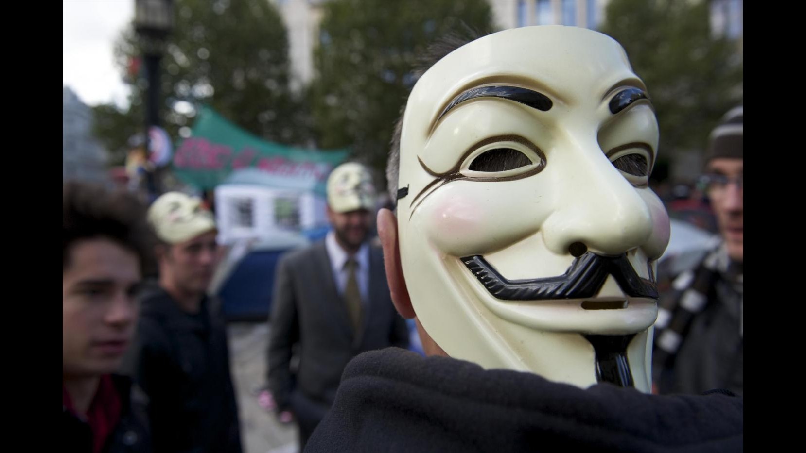 Anonymous: Pubblicheremo le email del Pd domani all’Hackmeeting