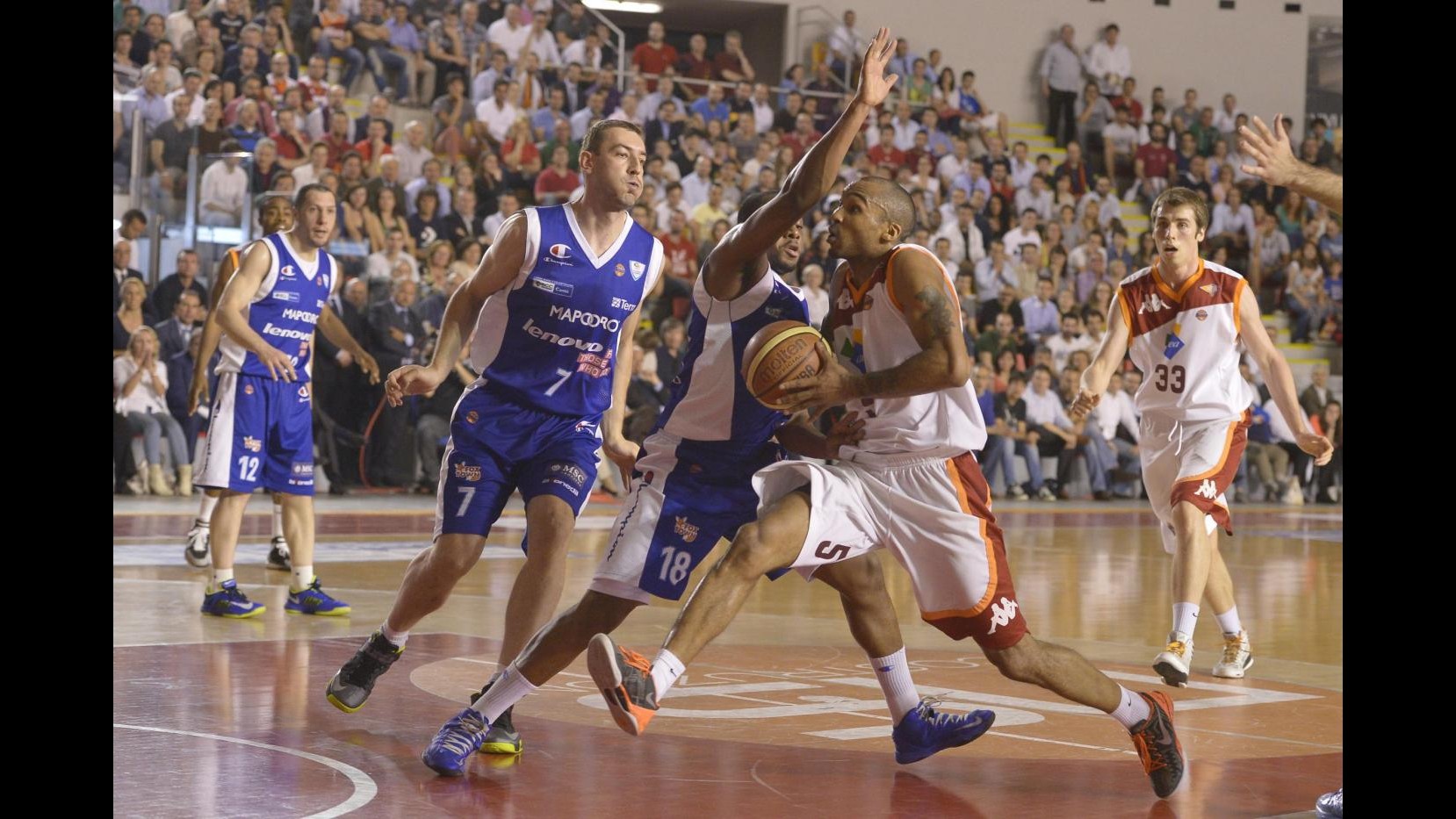 Playoff scudetto, Virtus Roma in finale. Cantù ko 89-70 in gara 7