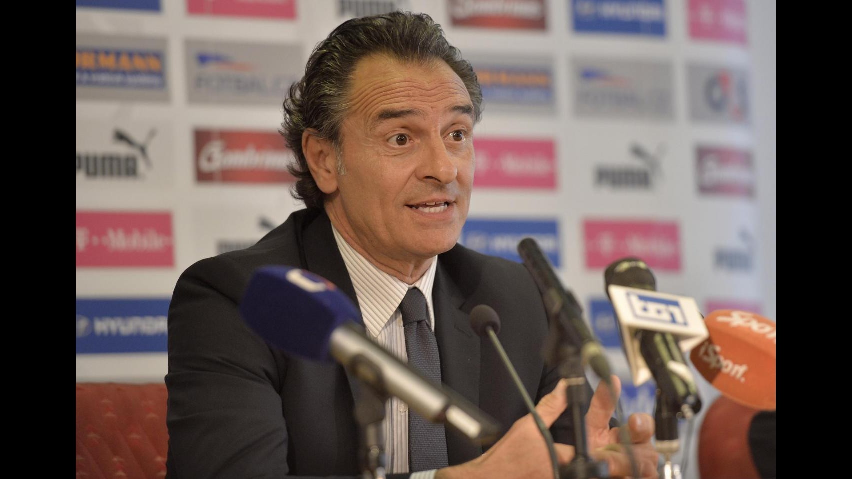 Prandelli carica gli Azzurri: A Praga dobbiamo vincere