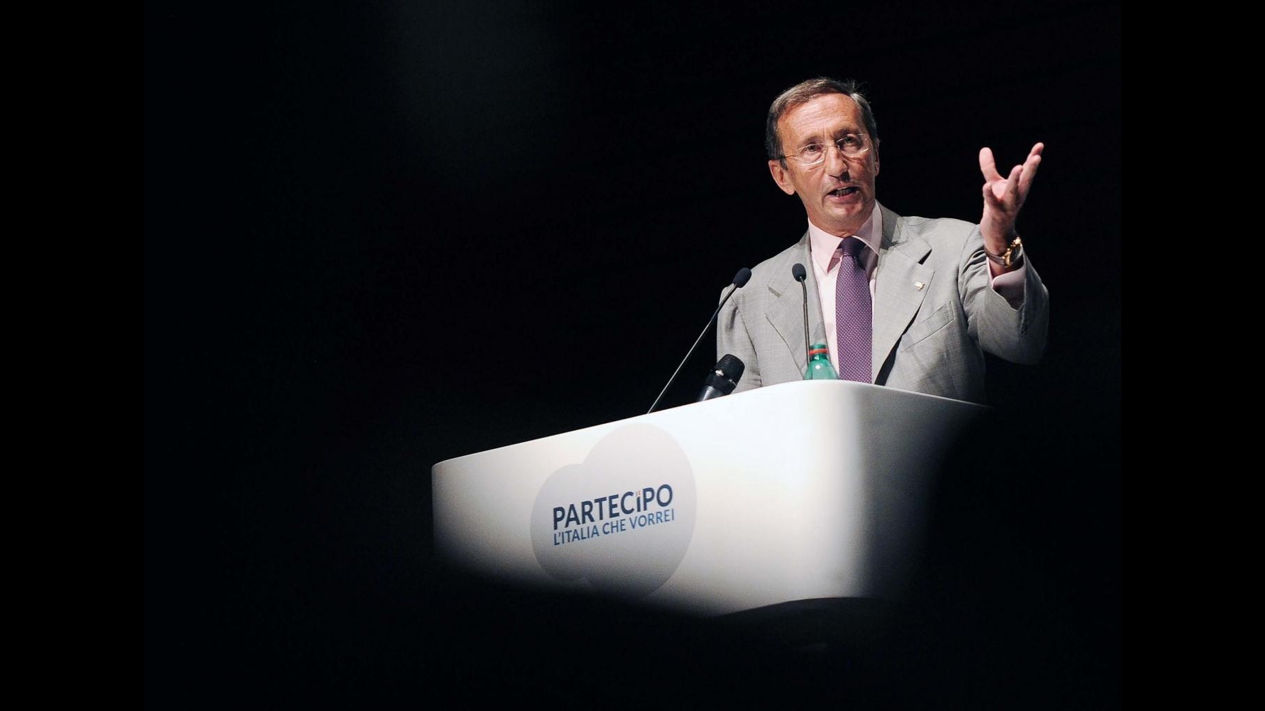 Fini rilancia centrodestra: Parto consapevole dei miei errori