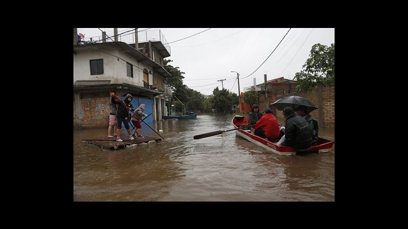 Paraguay, 200mila sfollati per allagamenti dopo piogge torrenziali