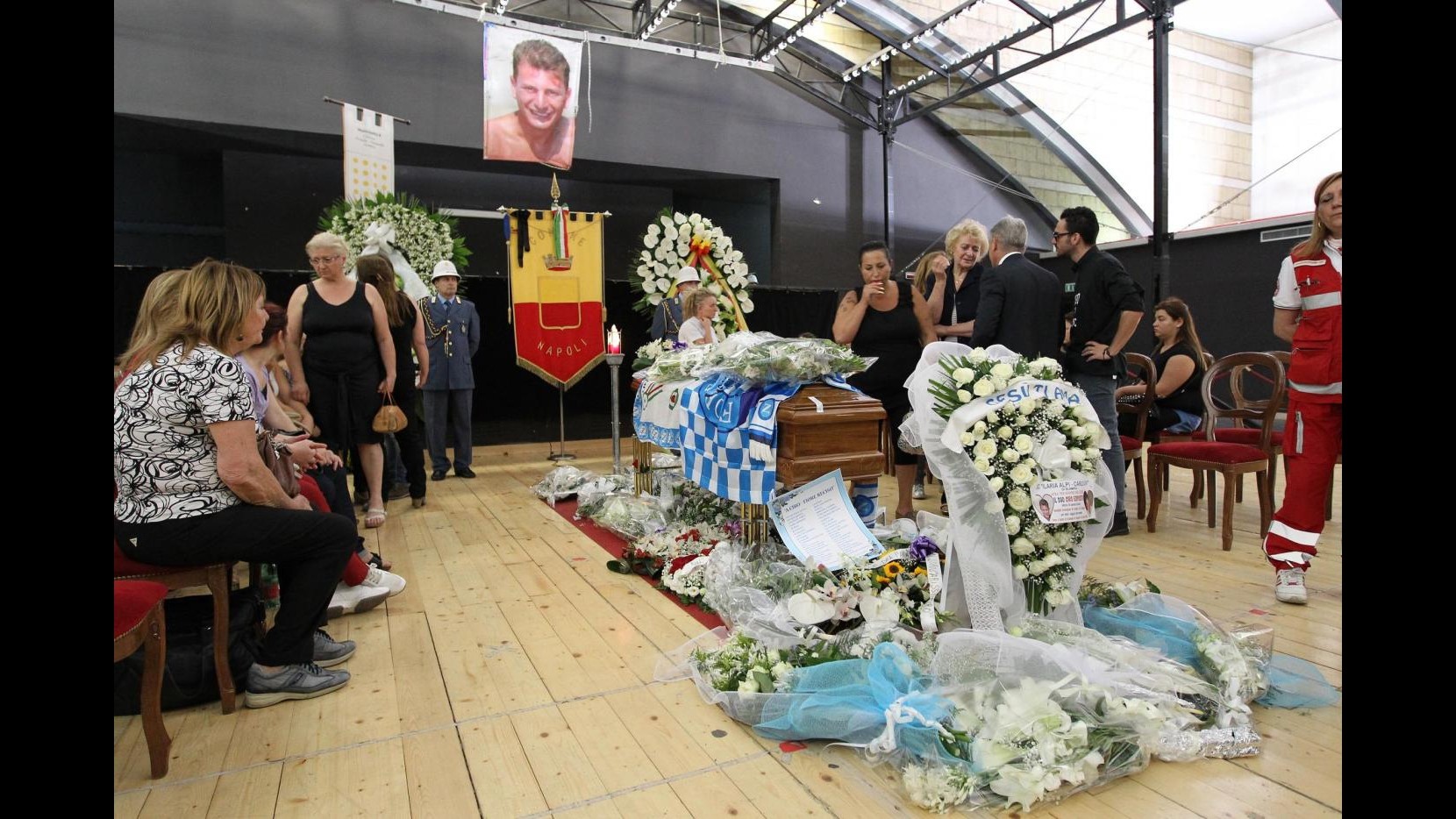 Esposito, De Laurentiis al funerale: Speranza è con sua morte calcio possa ripartire