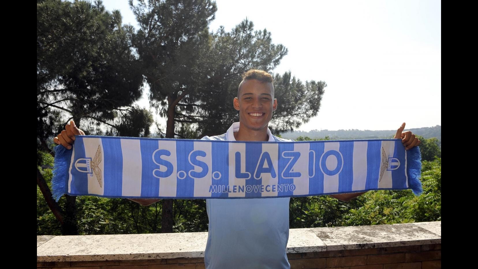Lazio, visite mediche per Perea. Domani foto Coppa Italia con i tifosi