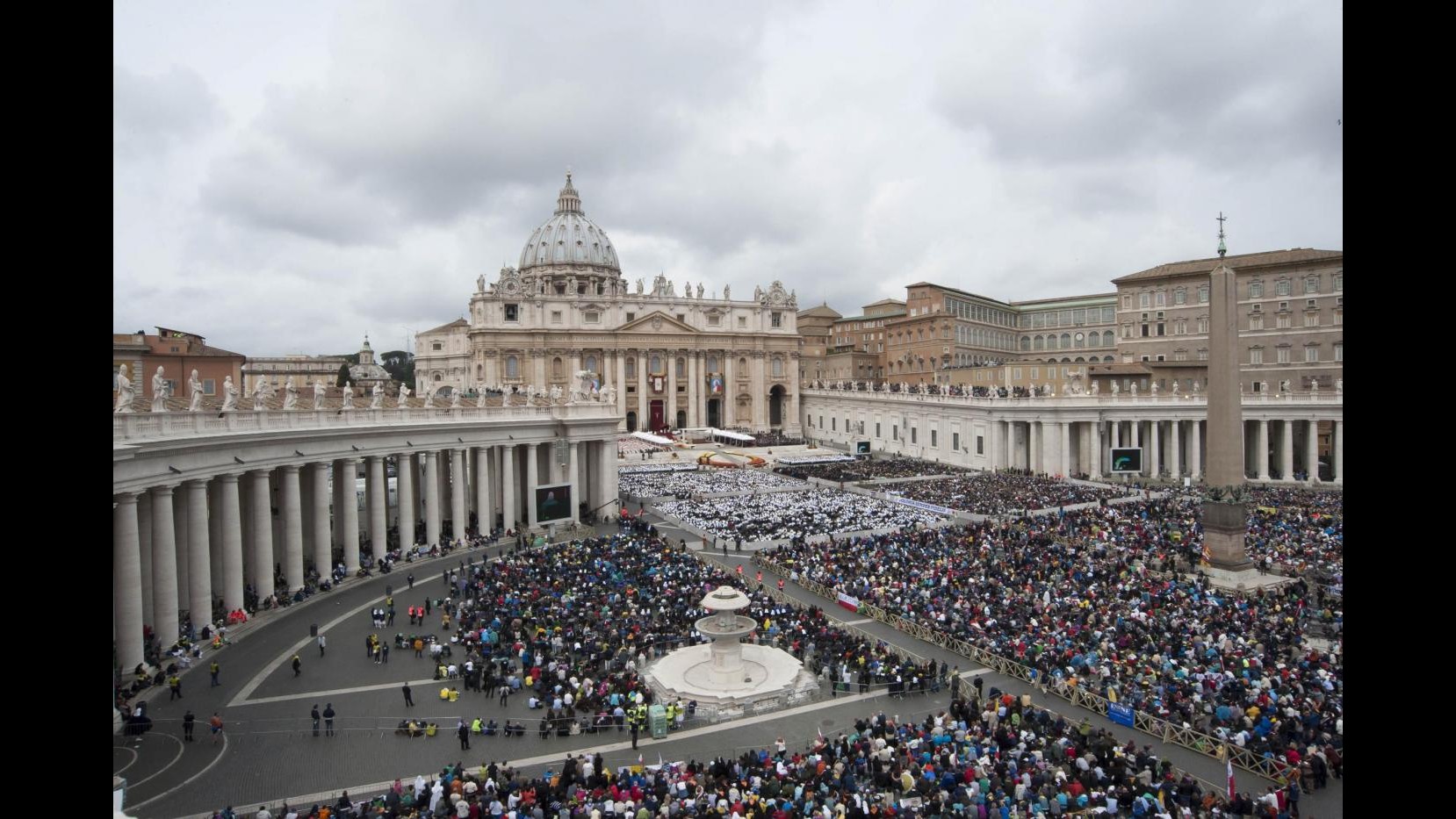 Vaticano, nunzio Wesolowski espulso da clero per pedofilia, rischia arresto