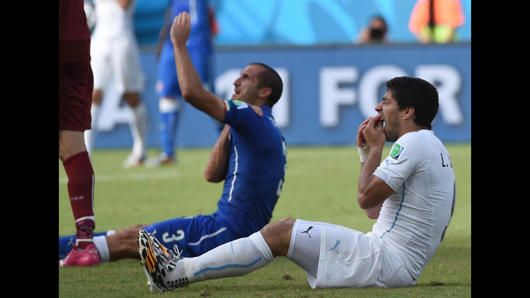 Pugno duro della Fifa contro Suarez: 9 turni di squalifica e stop 4 mesi dopo Mondiale