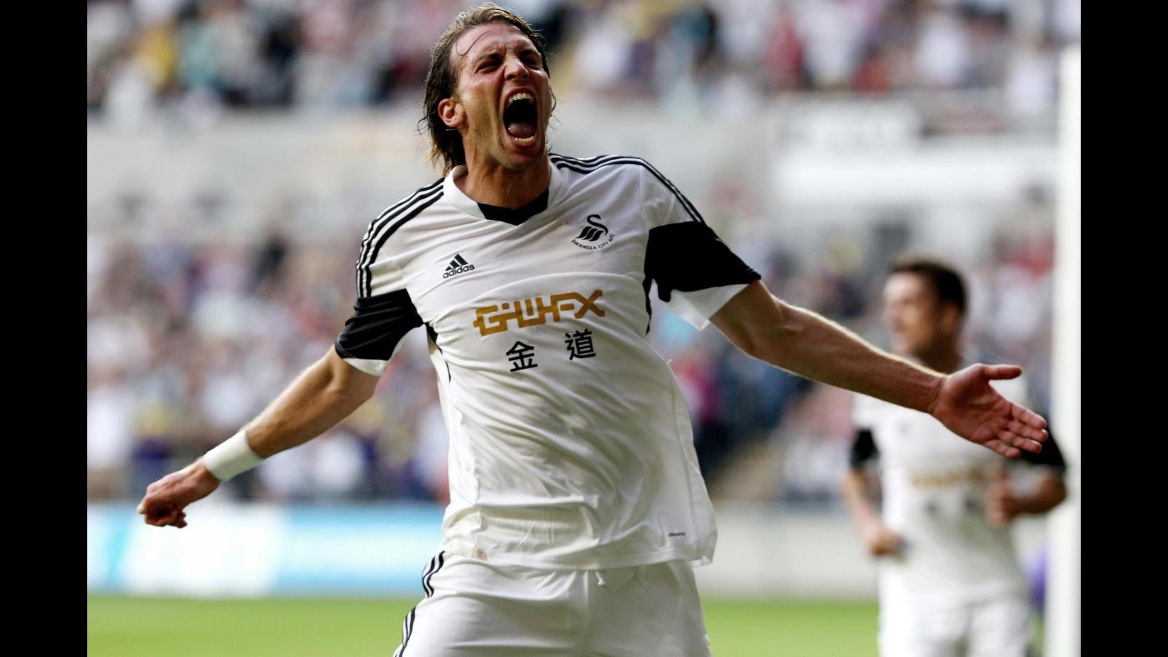 Napoli a Dimaro, De Laurentiis annuncia Michu. Benitez: Migliorare giorno per giorno