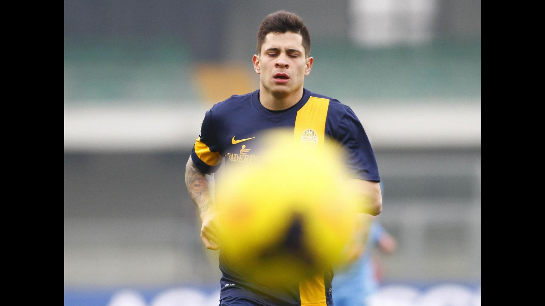Roma, folla per Iturbe a Trigoria: primo allenamento per il neo acquisto giallorosso