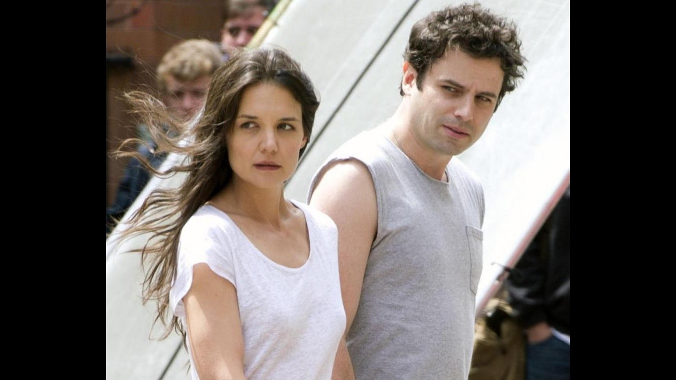 Nessuna relazione con Luke Kirby: Katie Holmes non è ancora pronta
