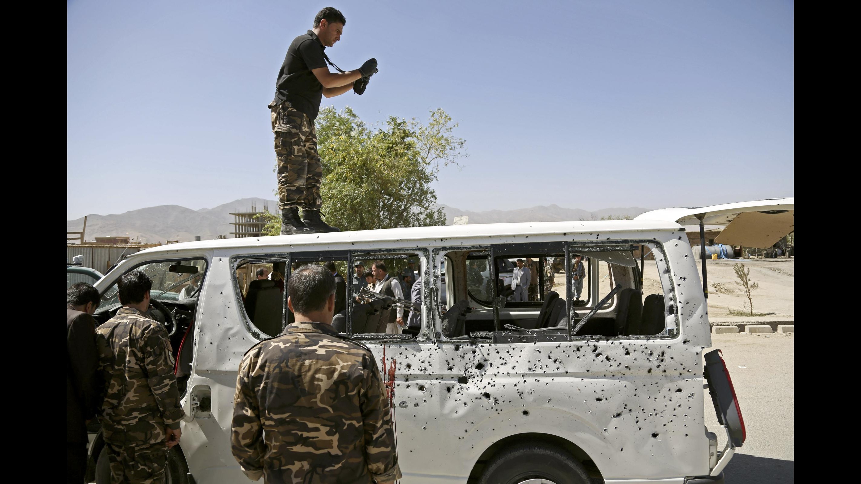 Afghanistan, 8 morti in attacchi a Khost e Kandahar: uccisi anche 34 insorti