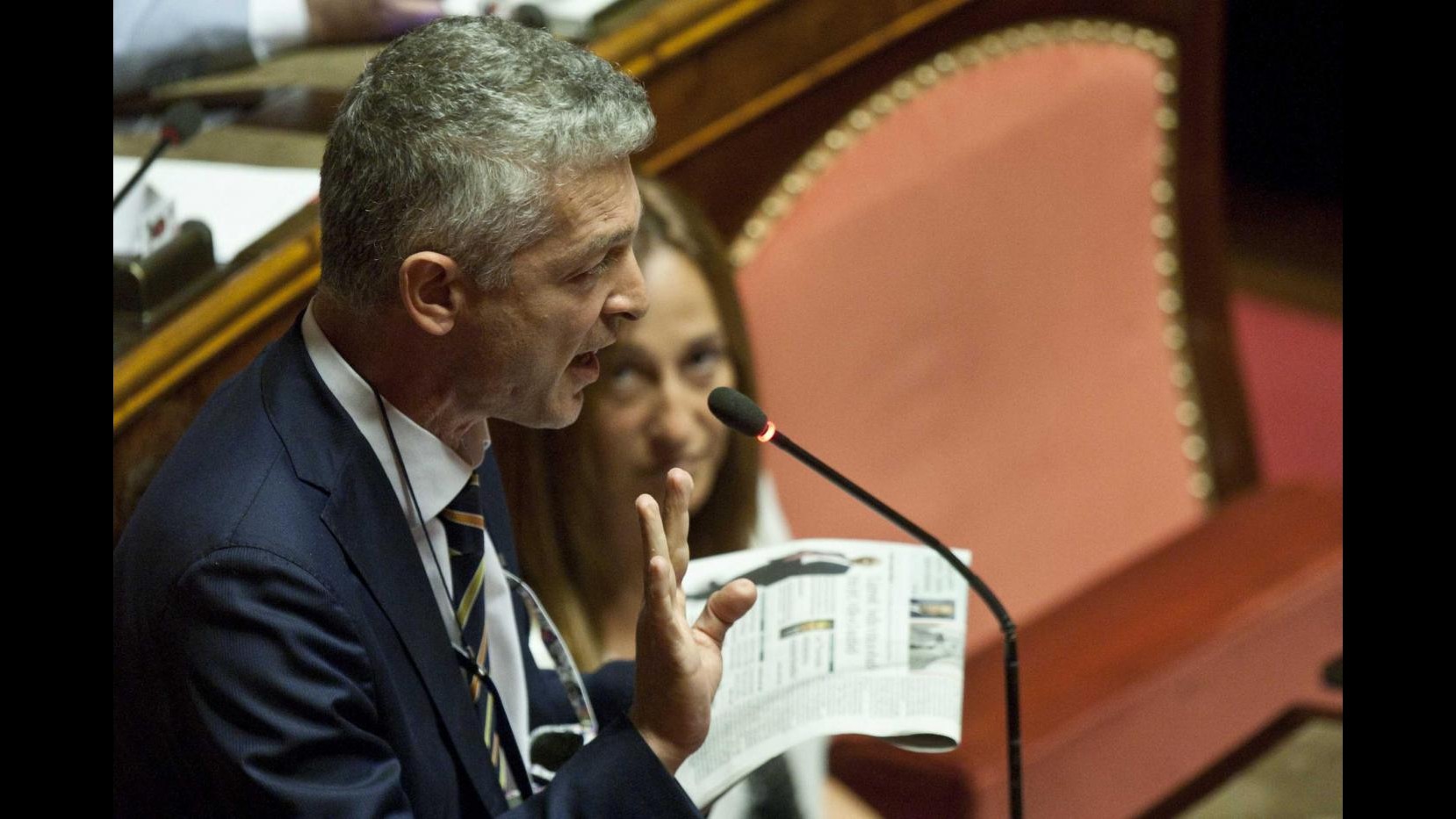 Morra(M5S) su immunità: Uguaglianza davanti legge ridotta a barzelletta