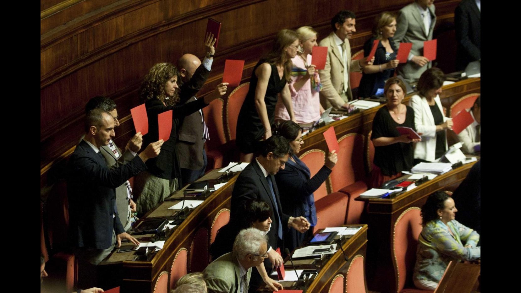 Riforme, senatori 5 Stelle: Difenderemo Costituzione con unghie e denti
