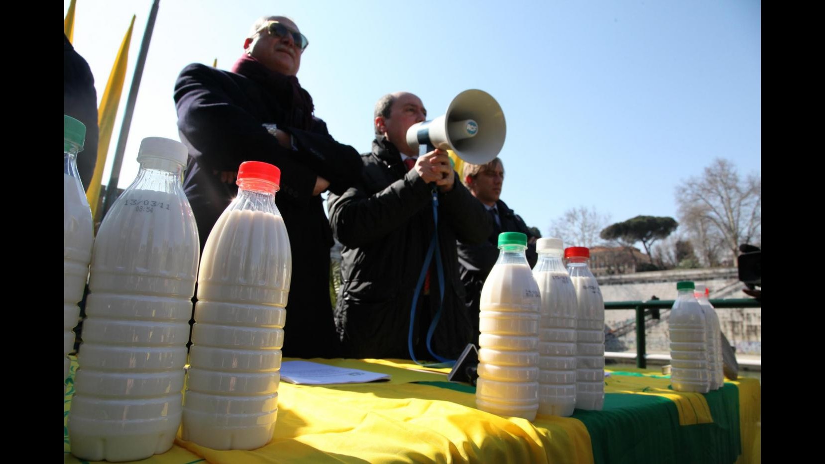 Quote latte, Sel: Vergogna nazionale, Martina faccia rispettare legge