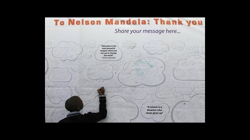 Sudafrica, guasto ambulanza in giorno ricovero: Mandela attese 40 minuti