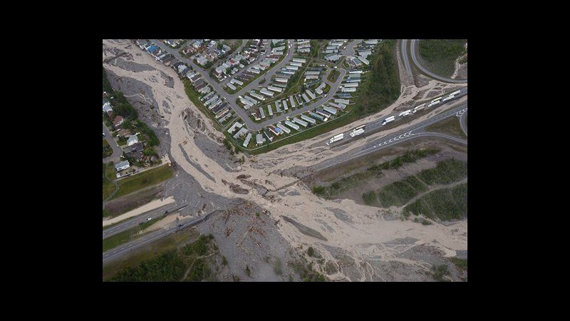 Canada, inondazioni devastano l’Alberta: tre morti, evacuata Calgary