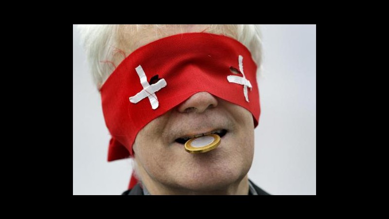 Svizzera, no definitivo a legge che allenta segreto bancario