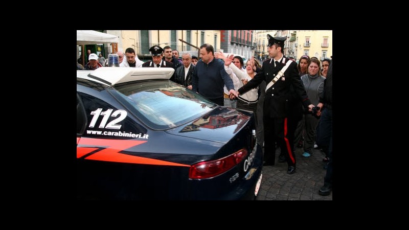 Bari, assaltano un benzinaio sequestrando il gestore: arrestati