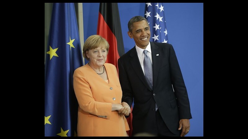 Obama in Germania difende programmi di sorveglianza