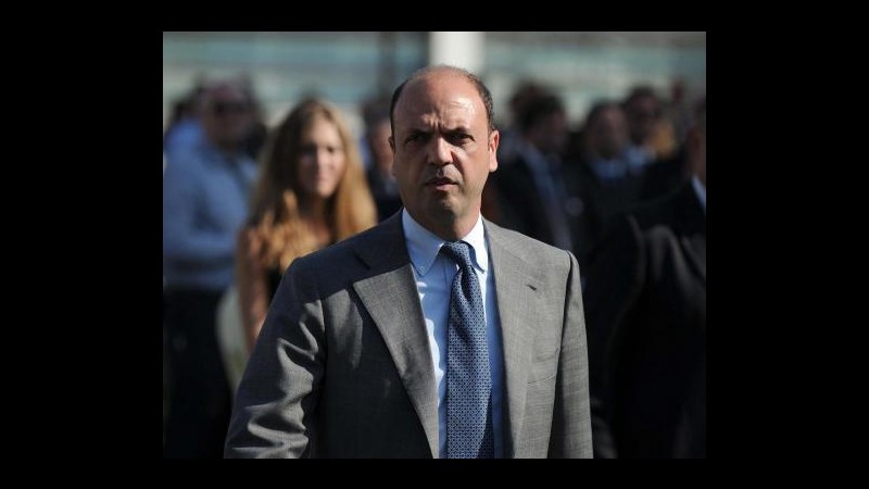 Sbarchi, Alfano: Lavoriamo per subentro di Frontex a Mare Nostrum