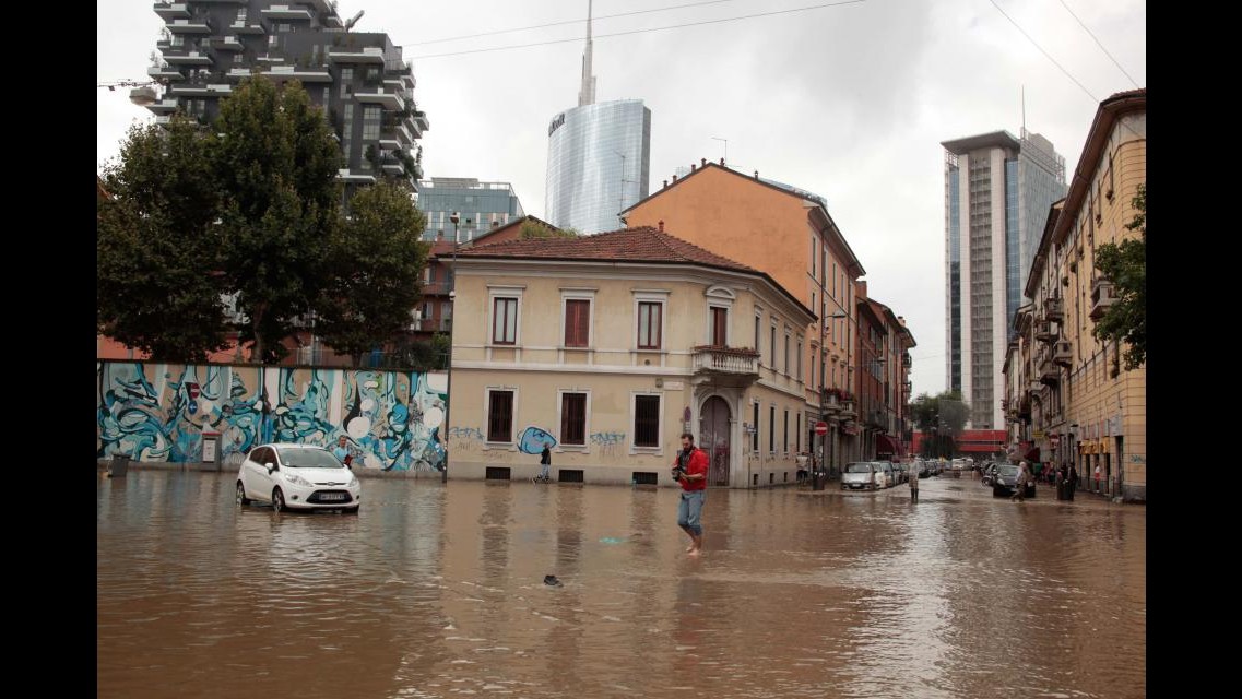 Maltempo, esonda il Seveso: Milano in ginocchio