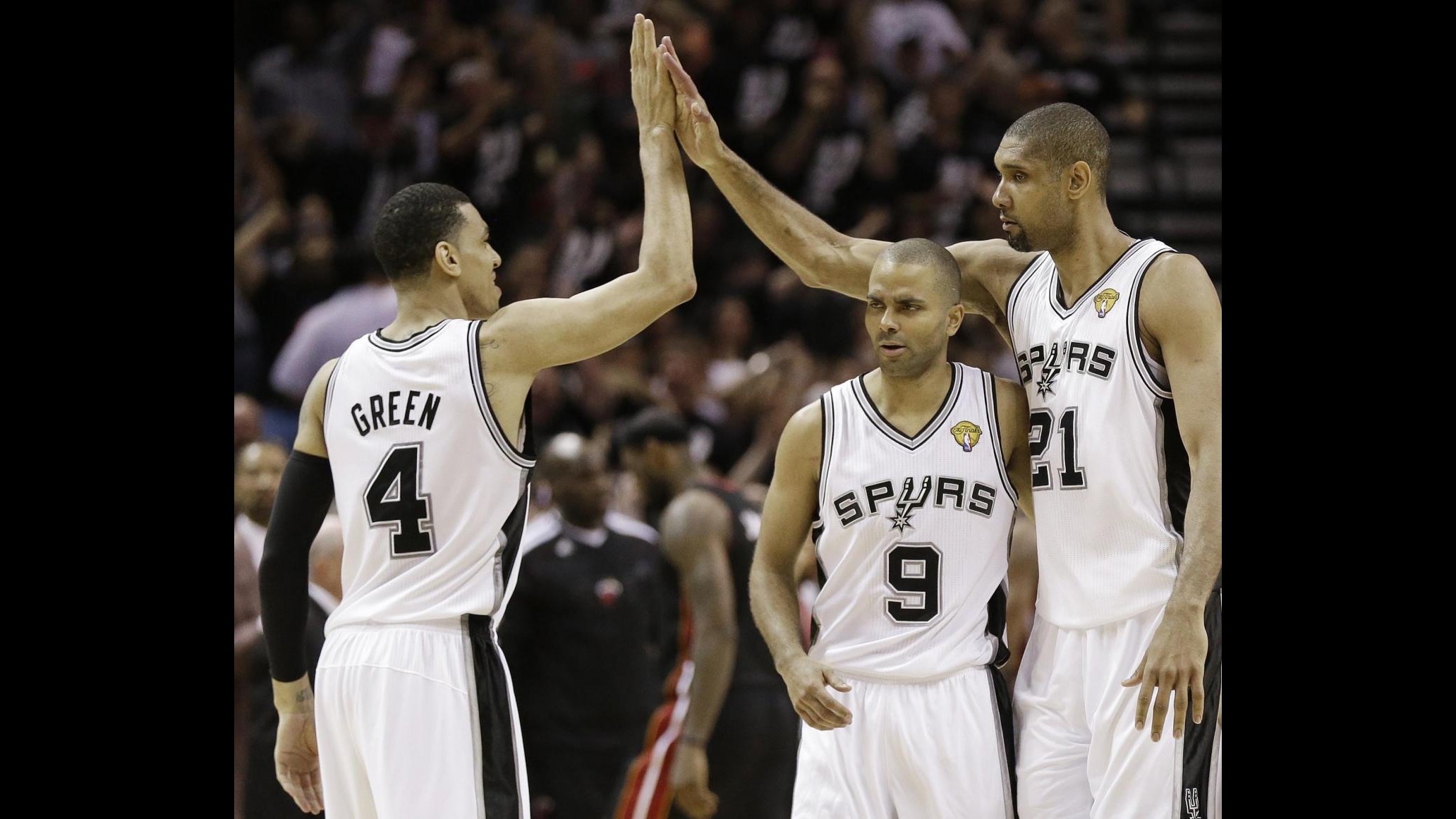 Finale Nba: Ginobili show, San Antonio batte Miami 114-104