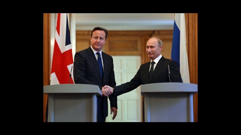 Siria, Putin incontra Cameron a Londra: Unica soluzione è diplomatica