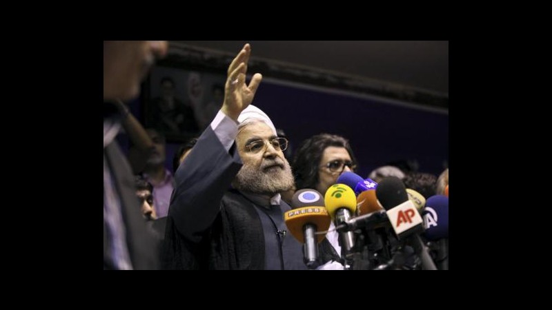 Svolta in Iran, presidente il moderato Hasan Rowhani