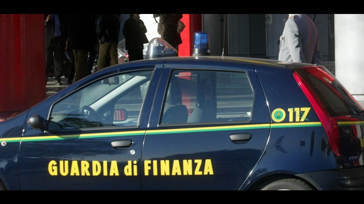 Palermo, maxi sequestro a banca Nomura per truffa alla Regione Sicilia