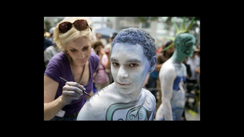 Il primo Bodypainting Day a New York: corpo di 40 modelli prende colore