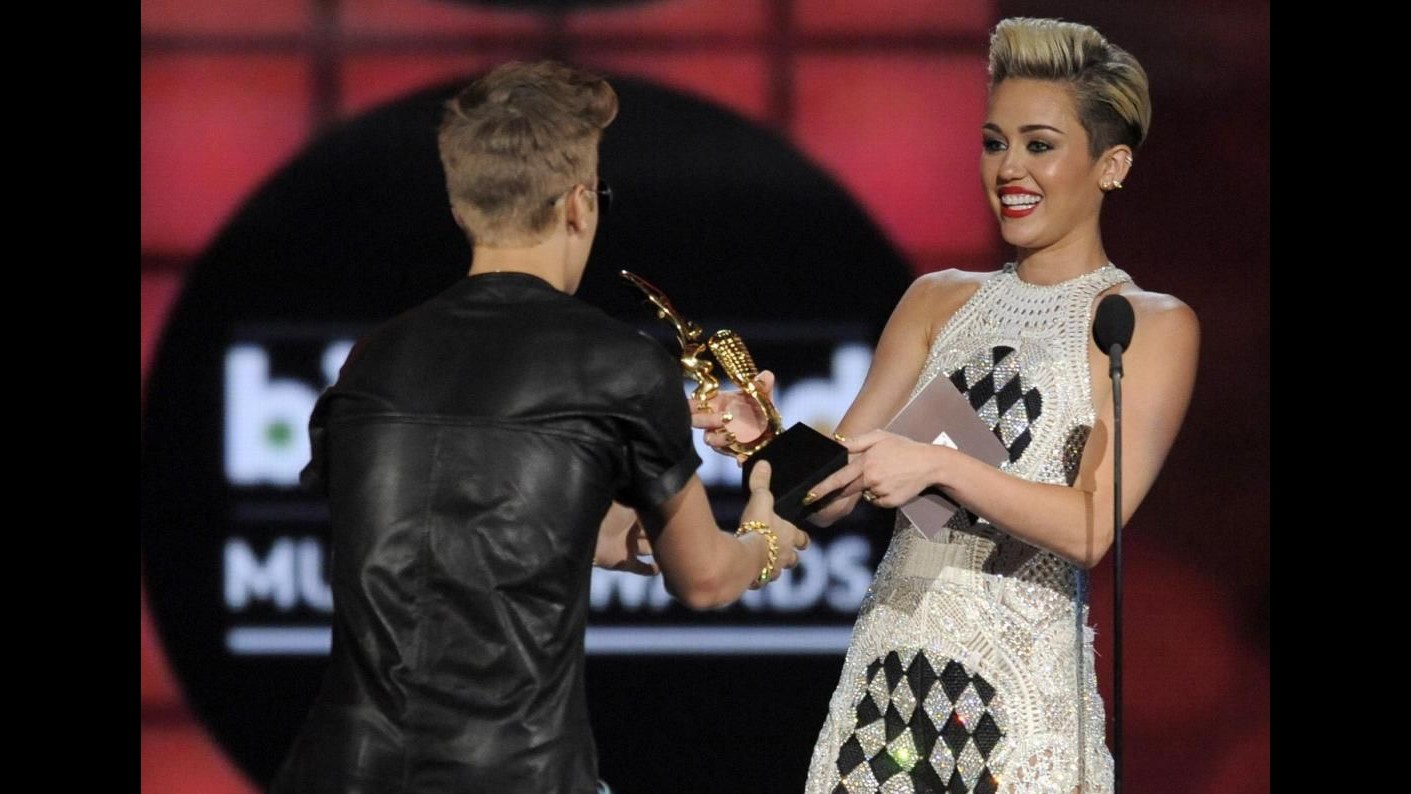 Justin Bieber e Miley Cyrus beccati insieme, fanno coppia?