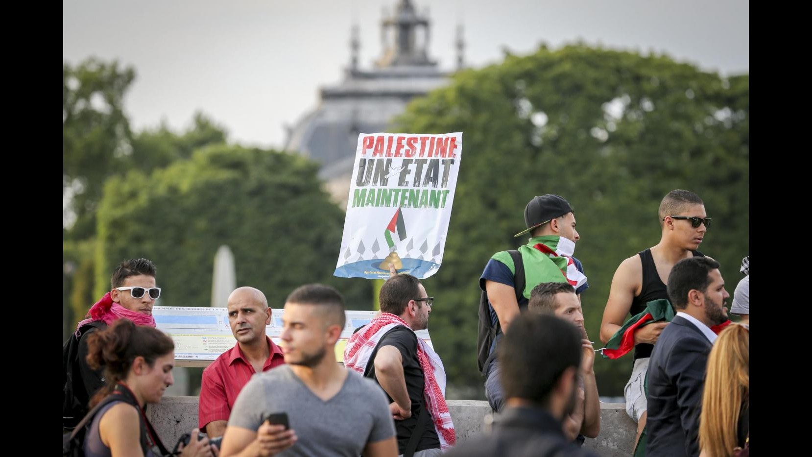 Proteste pro Gaza a Parigi: in 3mila in strada, tensione e arresti