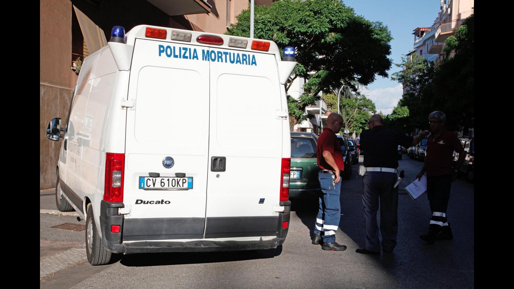 Roma, anziana trovata morta in casa: indaga la polizia