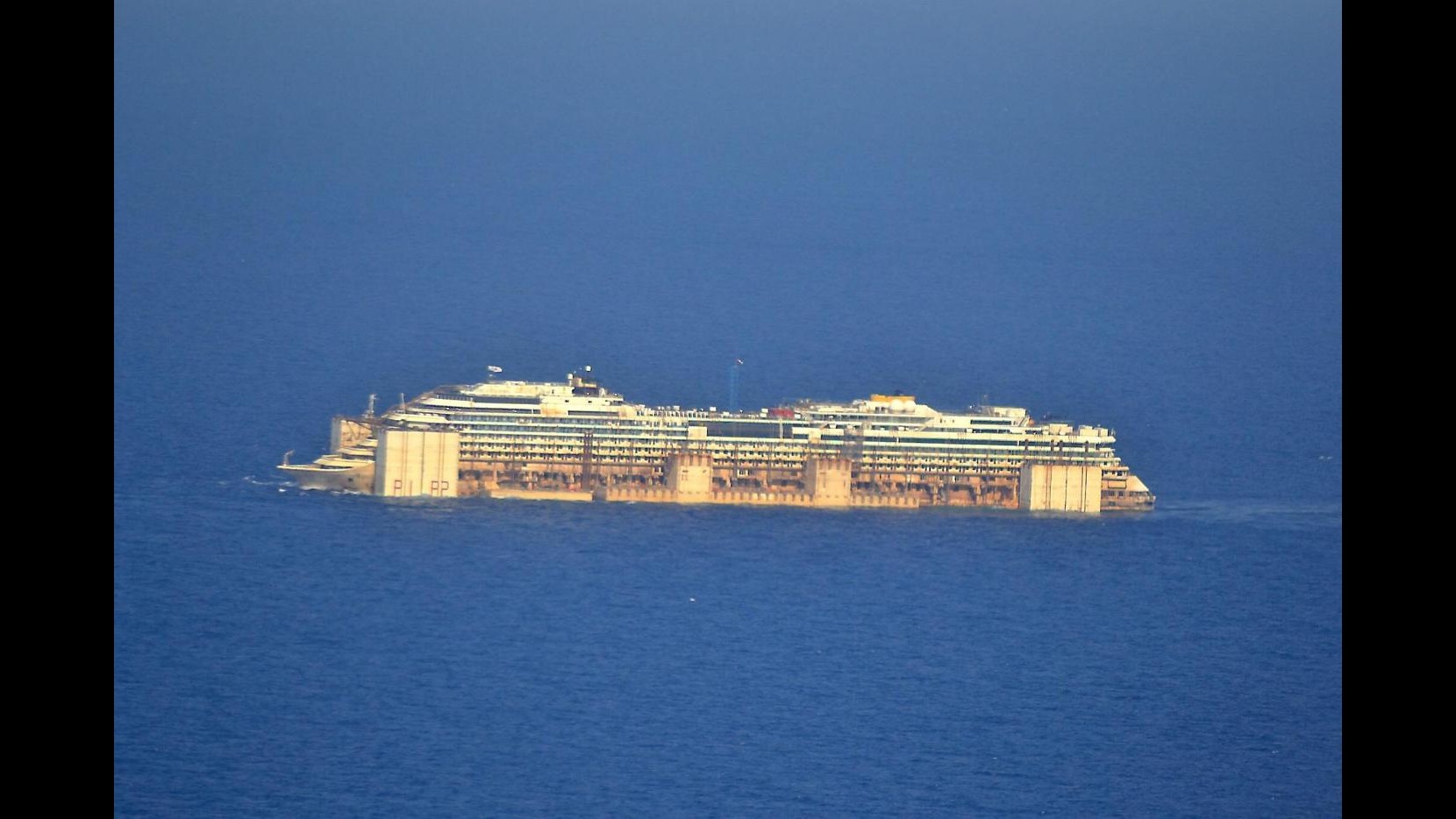 Costa Concordia, 8 meteorologi in servizio per 2 anni davanti relitto
