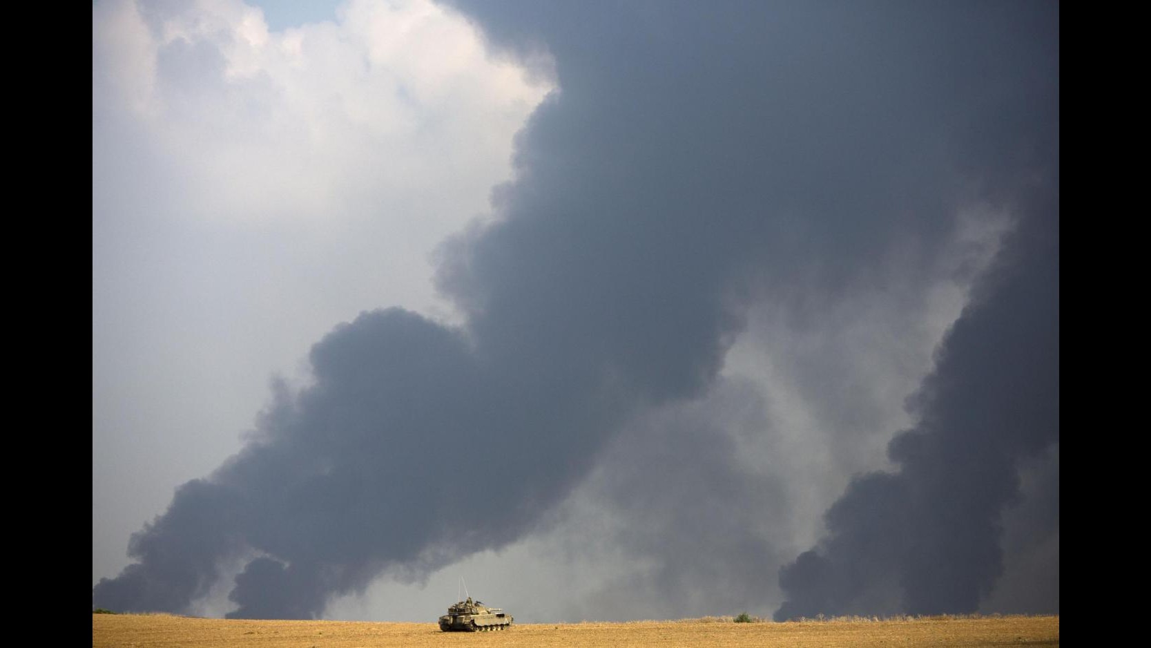 Medioriente, fonti palestinesi: A Gaza 940 morti e 5.700 feriti