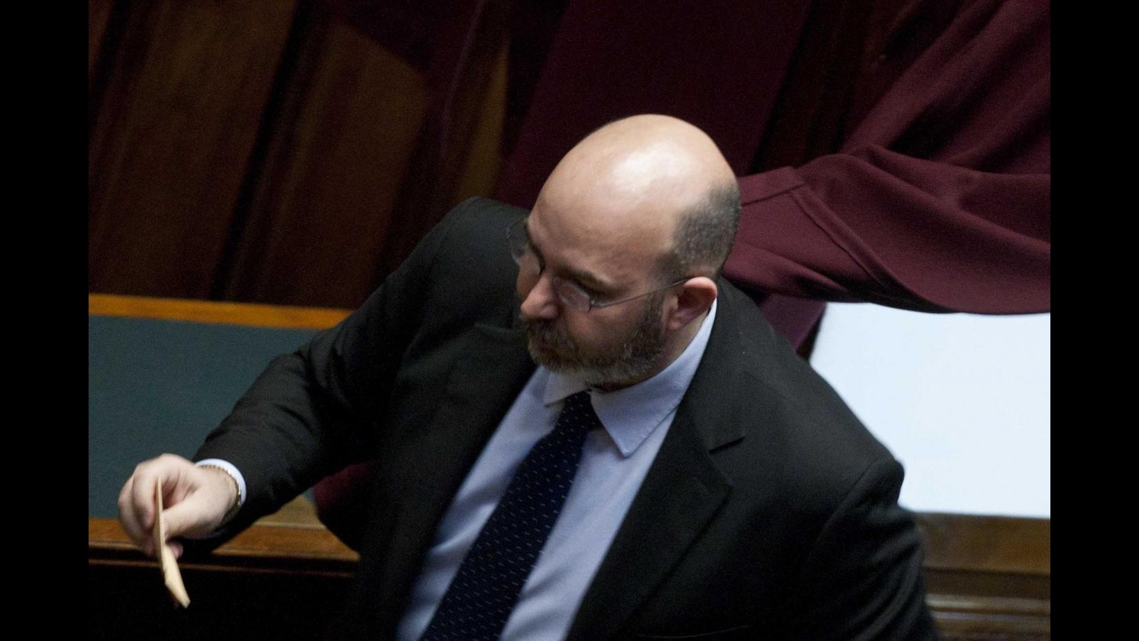 M5S, polemica su Gambaro, poi nei ranghi con Grillo: Se è a disagio esca