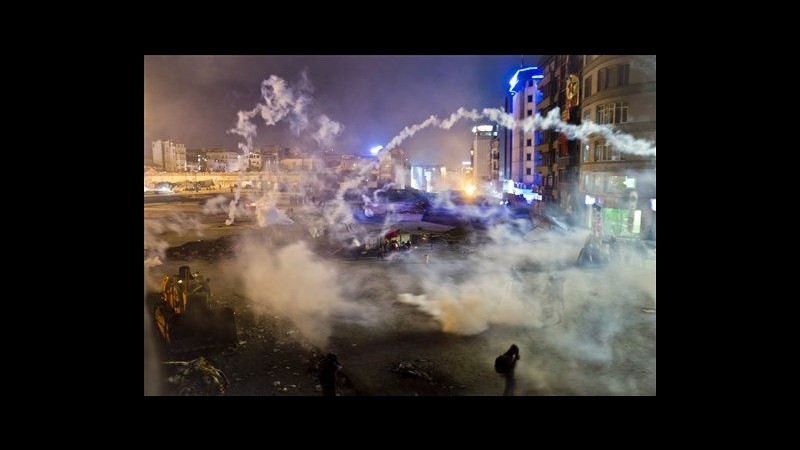 Turchia, 13° giorno di proteste. Tensione alta a Istanbul