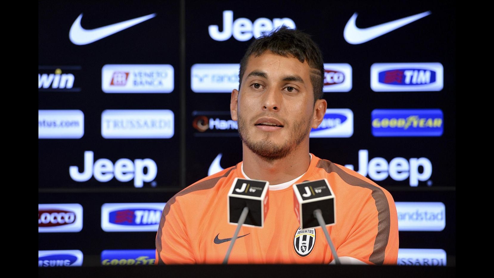 Juventus, Pereyra: Gioco dove vuole l’allenatore, Tevez è un fenomeno
