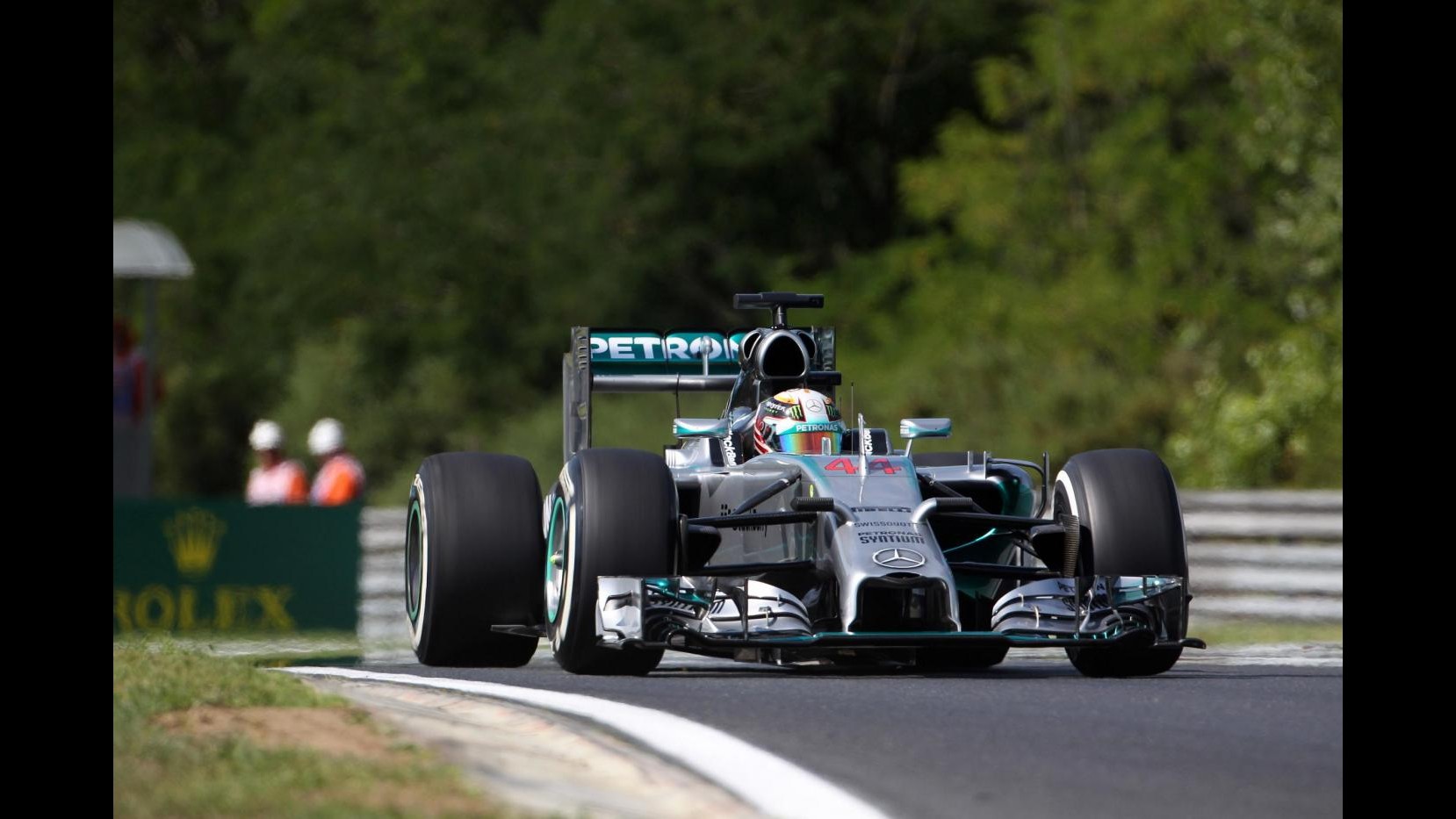 F1, Gp Ungheria: Hamilton precede Rosberg in prime libere, subito dietro le Ferrari