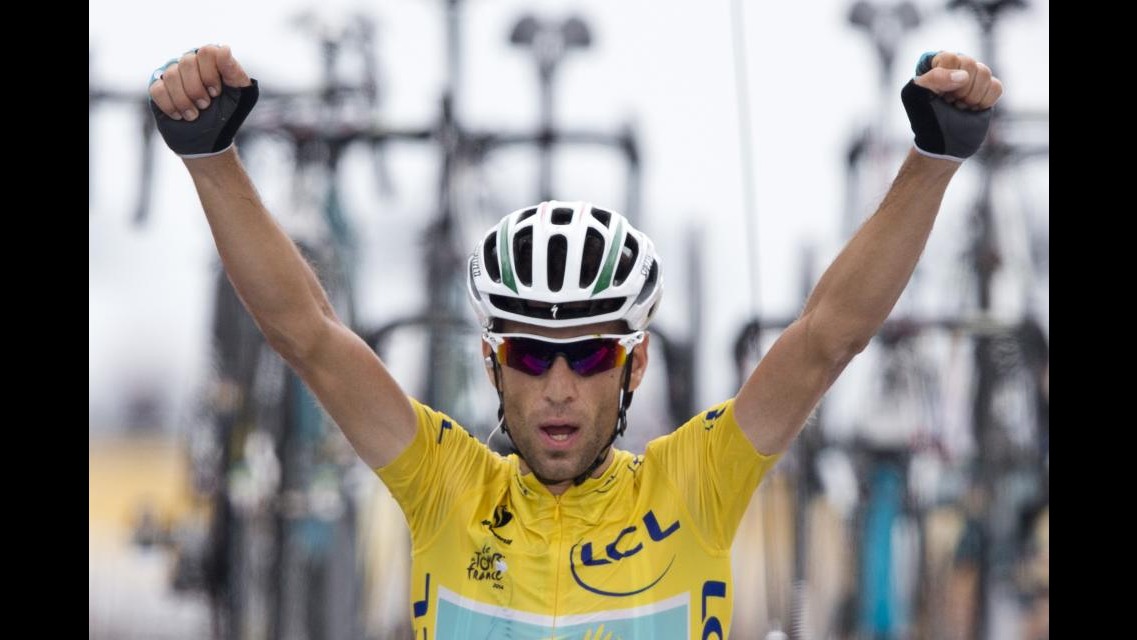 Tour de France, Nibali re dei Pirenei: trionfa a Hautacam in maglia gialla, Parigi è vicina