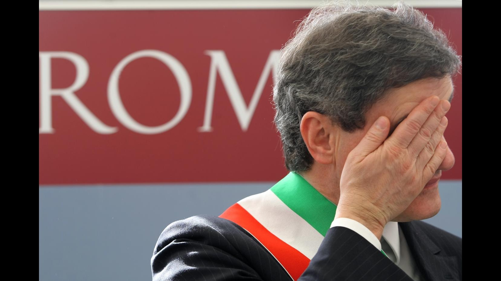 Campidoglio, il popolo di Twitter scatena ironia su Alemanno sconfitto