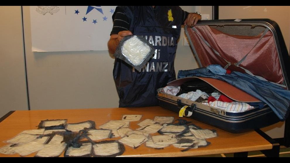 Scoperto traffico cocaina da Sudamerica: sequestrate 4 tonnellate