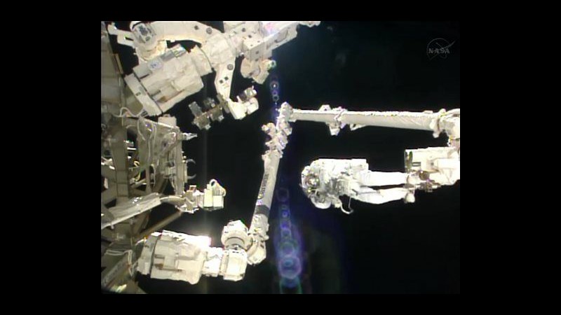 Passeggiata spaziale di 6 ore per Parmitano: la prima di un italiano