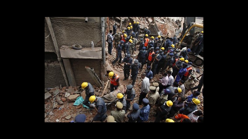 India, sale a 17 morti e 20 feriti bilancio crollo hotel nel sud