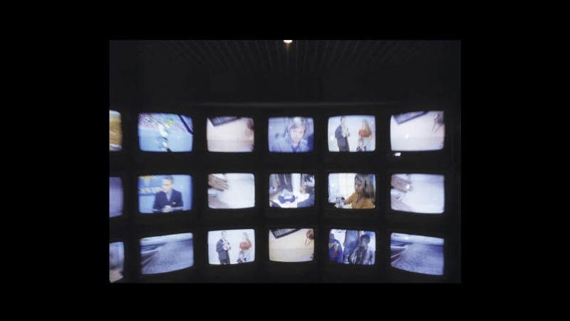 Tv, Sky sorpassa Rai e Mediaset su ricavi