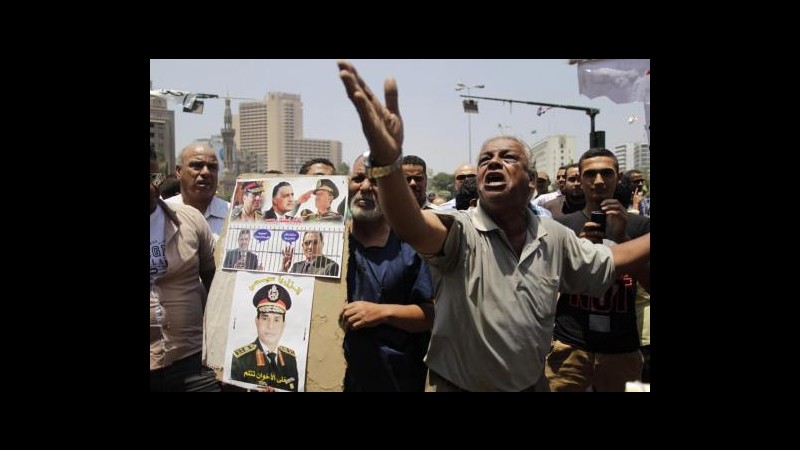 Egitto, manifestano migliaia pro e contro Morsi, piena piazza Tahrir