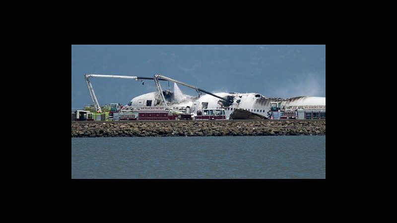San Francisco, aereo si schianta in fase di atterraggio: 2 vittime